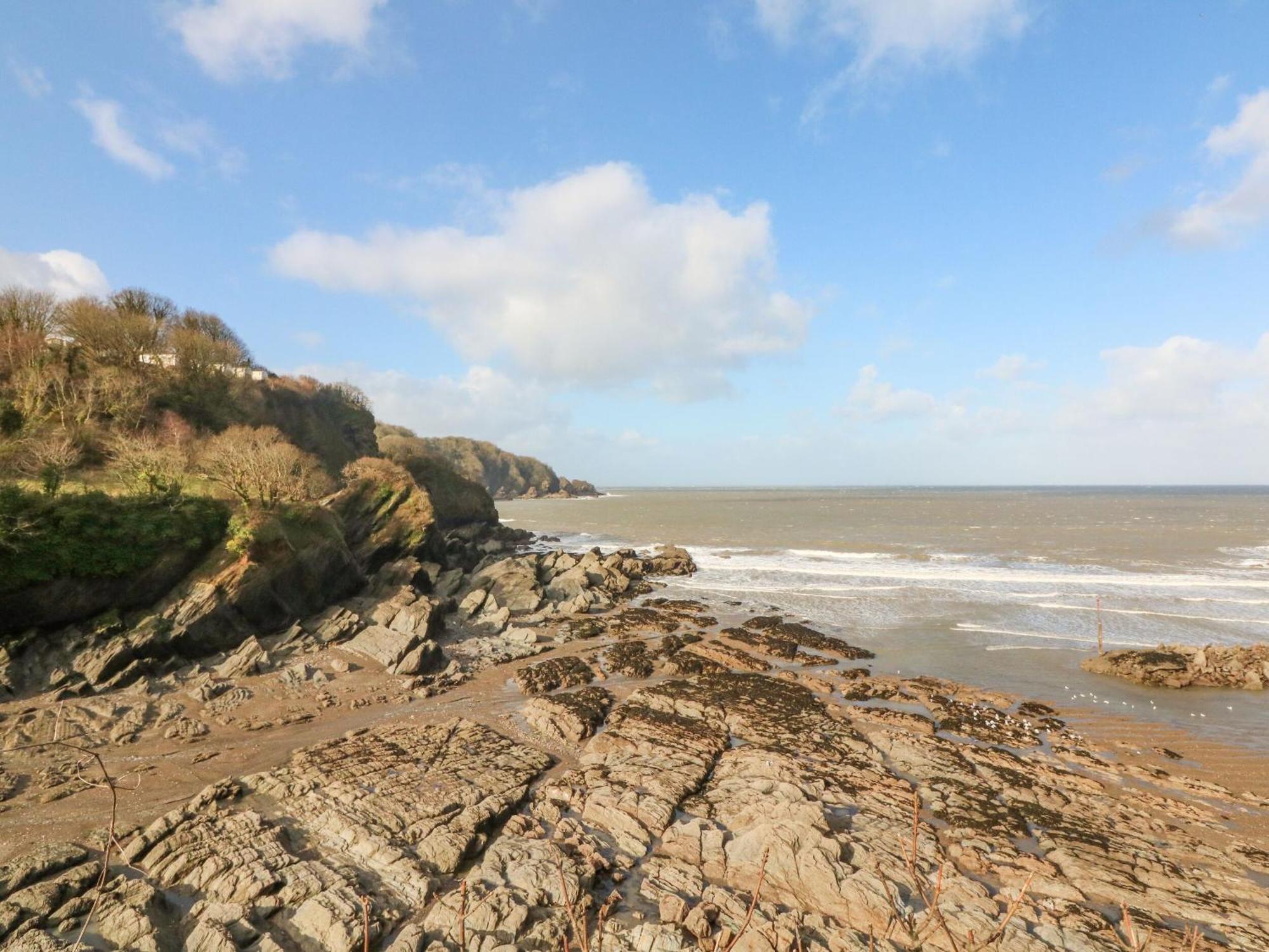 Ochenta Villa Combe Martin Exterior photo